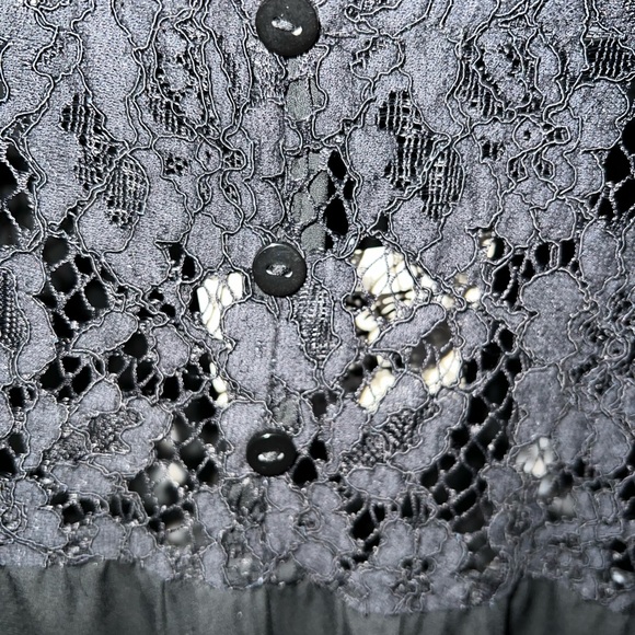 Anne Klein Sloane & Sadie Lace Blouse - Picture 9 of 9